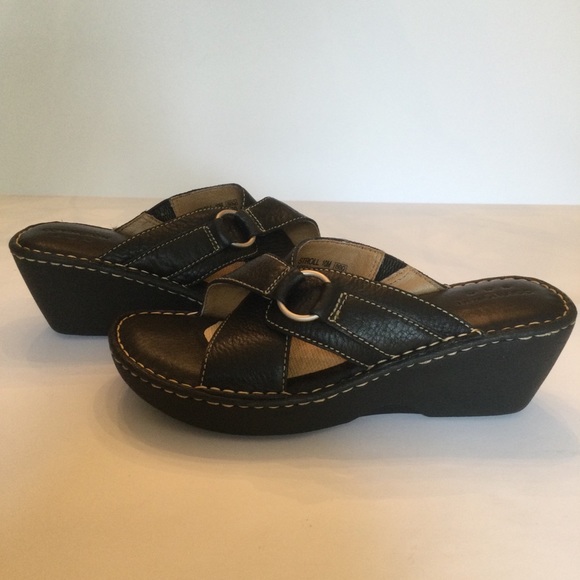 Covington Black Leather Wedge Sandal - Picture 3 of 8